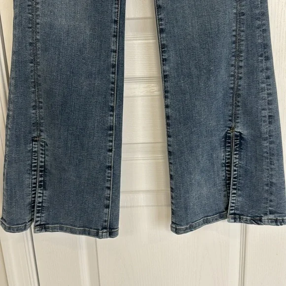 Liverpool Hannah Flare Seamed Front Slit Jeans - Picture 7 of 9